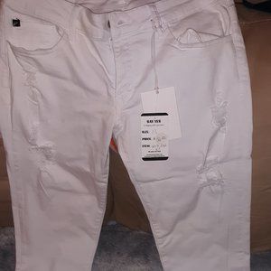 KanCan white distressed denim capris NWT